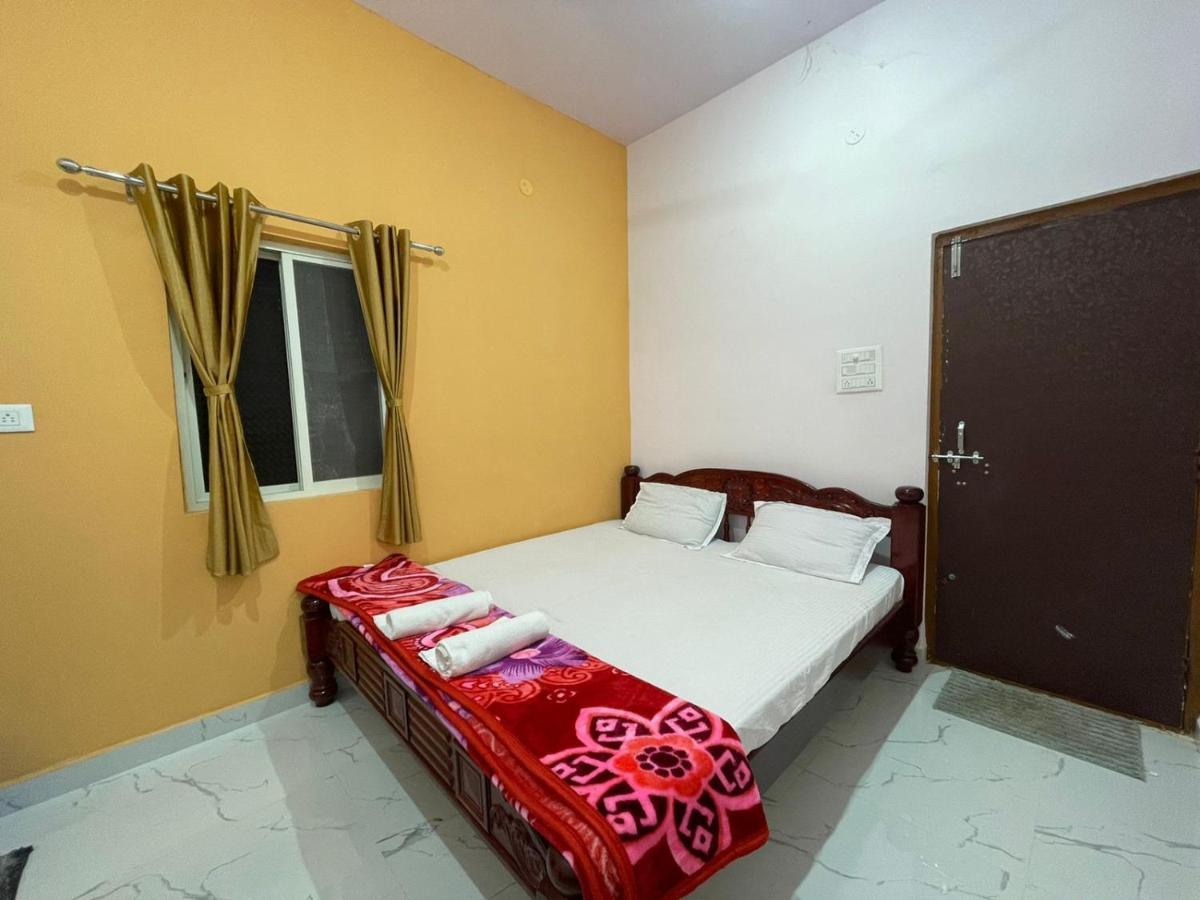 Veeru Homestay Hospet Eksteriør bilde