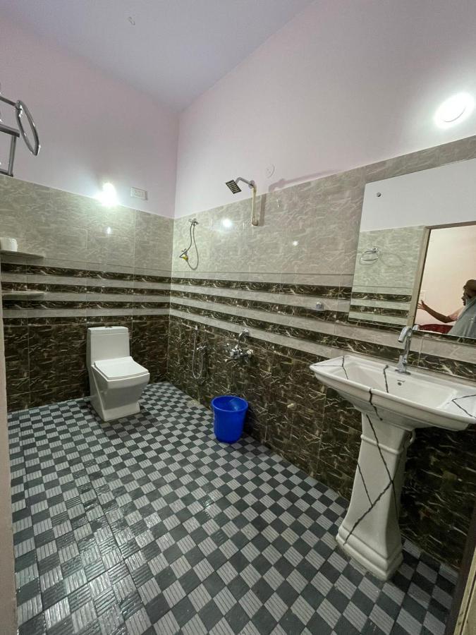 Veeru Homestay Hospet Eksteriør bilde