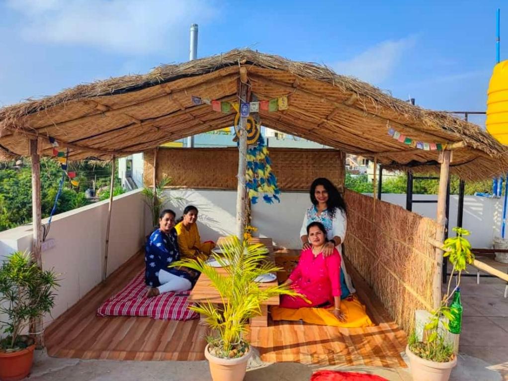 Veeru Homestay Hospet Eksteriør bilde
